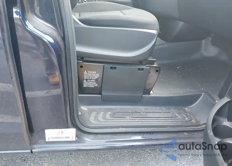 2021 Mercedes-Benz Metris z USA, uszkodzony, nr VIN W1XV0CEY2M3905320